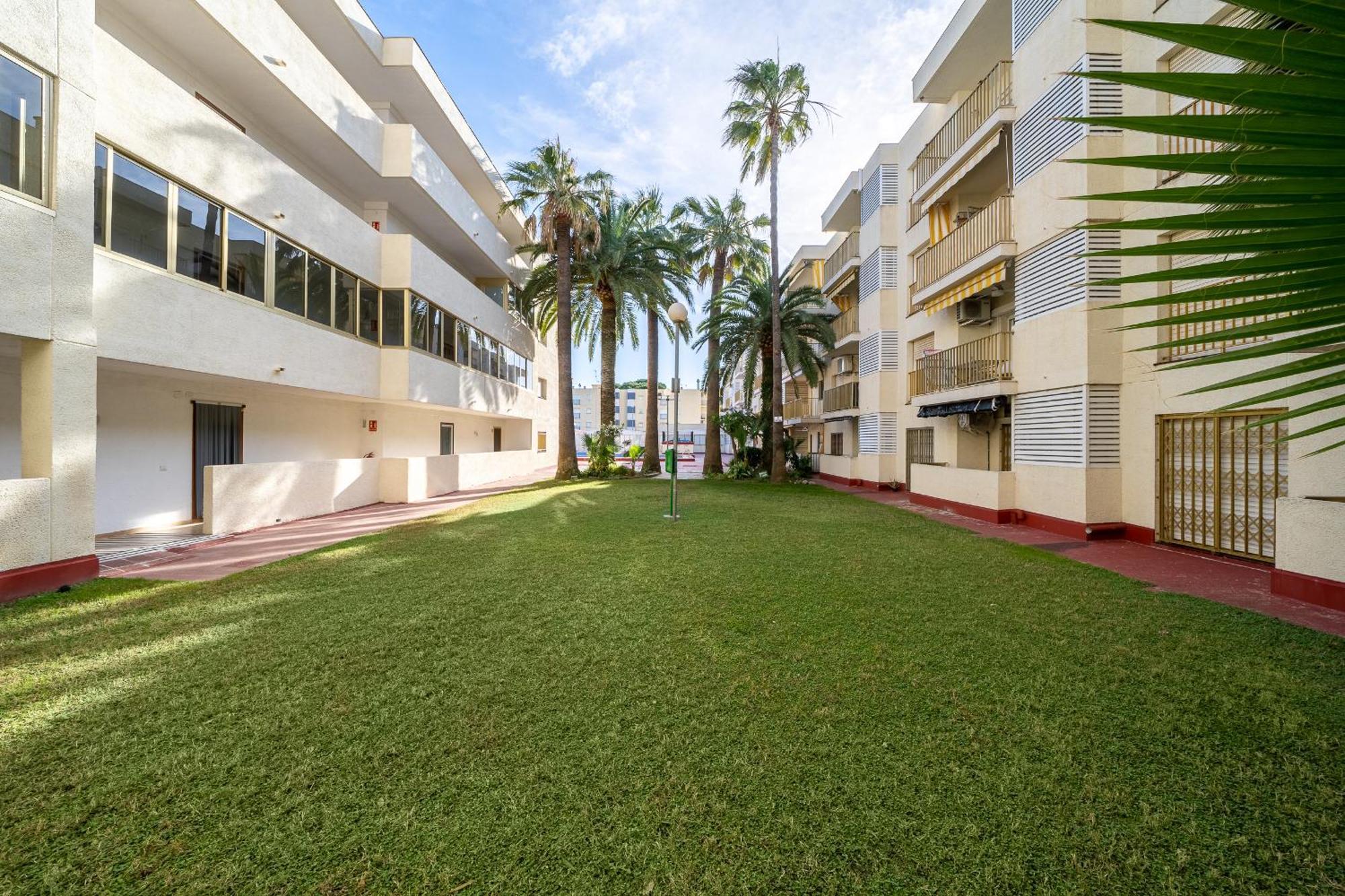 Hauzify I Apartaments Reddis Cambrils Extérieur photo